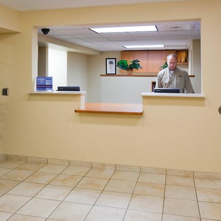 Candlewood Suites Milwaukee Brown Deer, An Ihg Hotel Interno foto