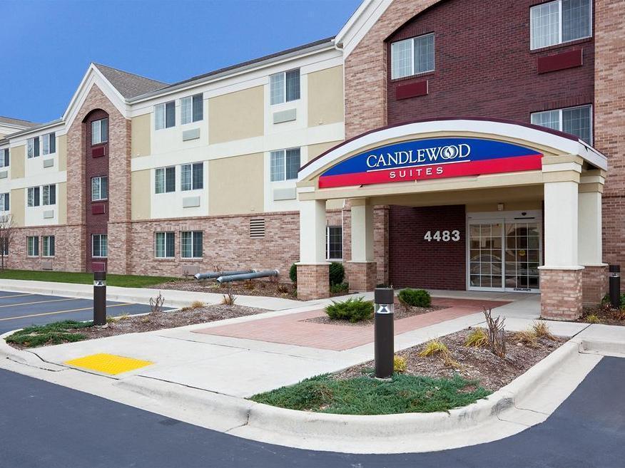 Candlewood Suites Milwaukee Brown Deer, An Ihg Hotel Esterno foto