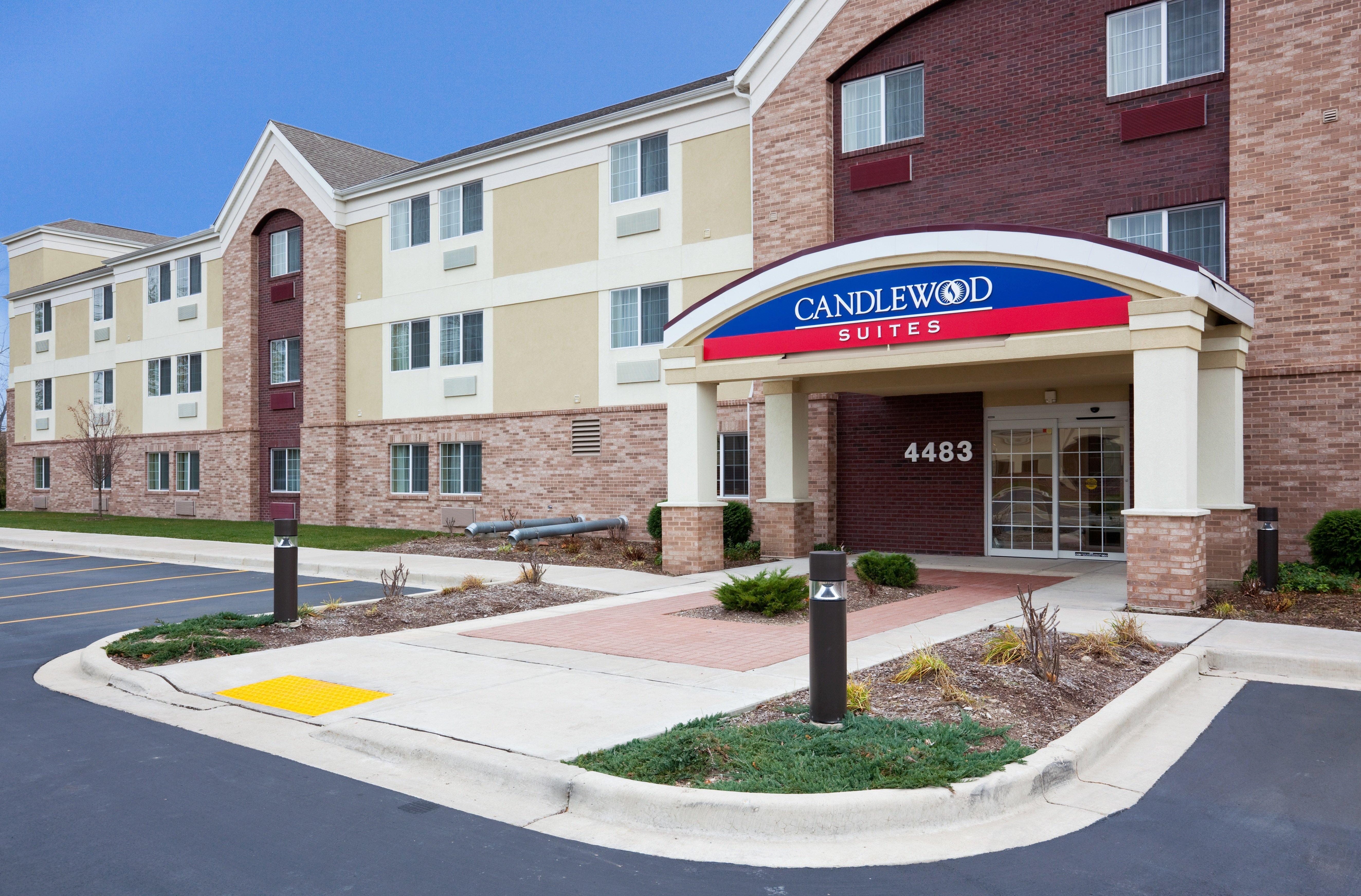 Candlewood Suites Milwaukee Brown Deer, An Ihg Hotel Esterno foto